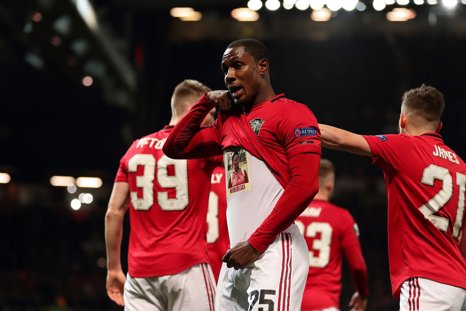 欧联今晚走向成谜；拜仁慕尼黑遗憾出局；赛场秩序良好；控场能力受关注的简单介绍